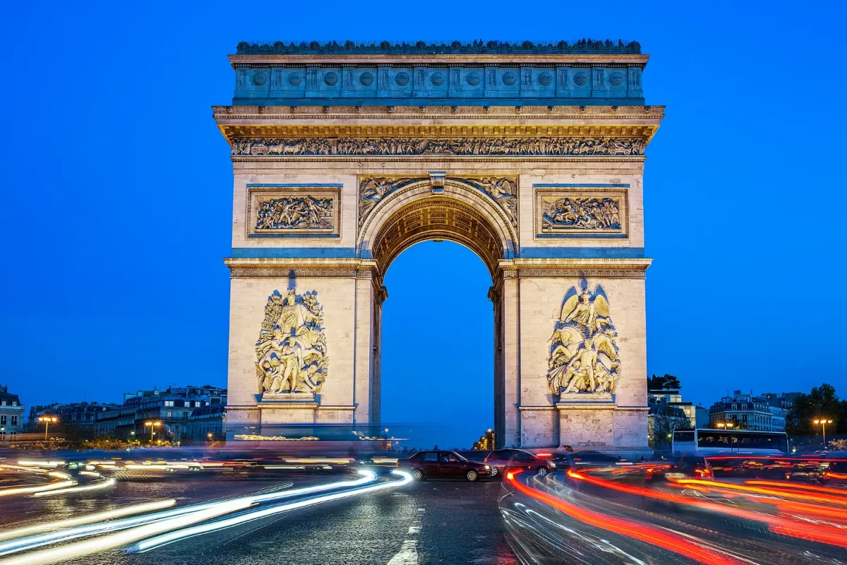 ile-de-france/12-cities-or-invested-grand-paris
