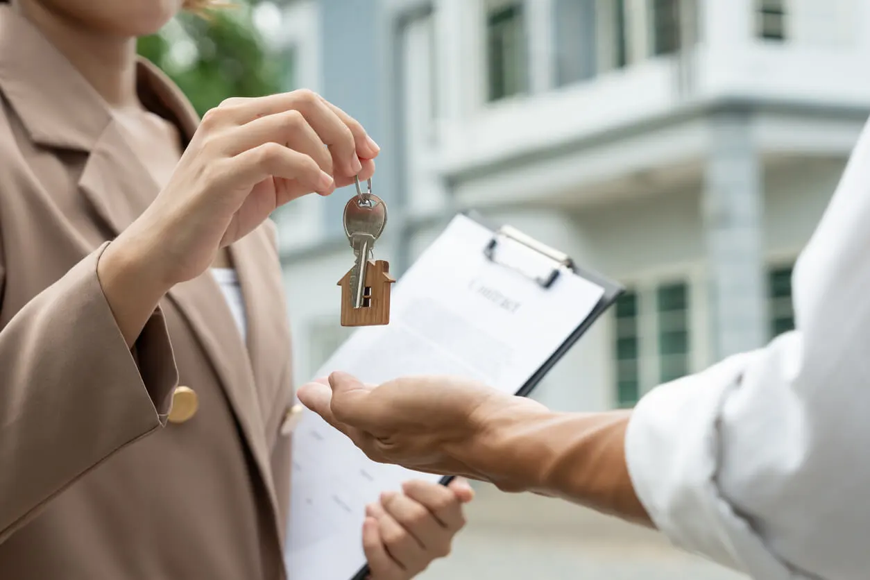 L'investisseur réalise l'achat d'un appartement investissement locatif pour bénéficier de revenus passifs sur le long terme.