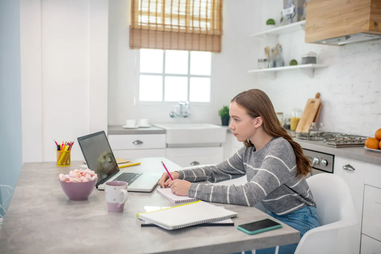 Chambre étudiante optimisée pour la location, un choix stratégique pour un investissement immobilier locatif à cashflow positif.