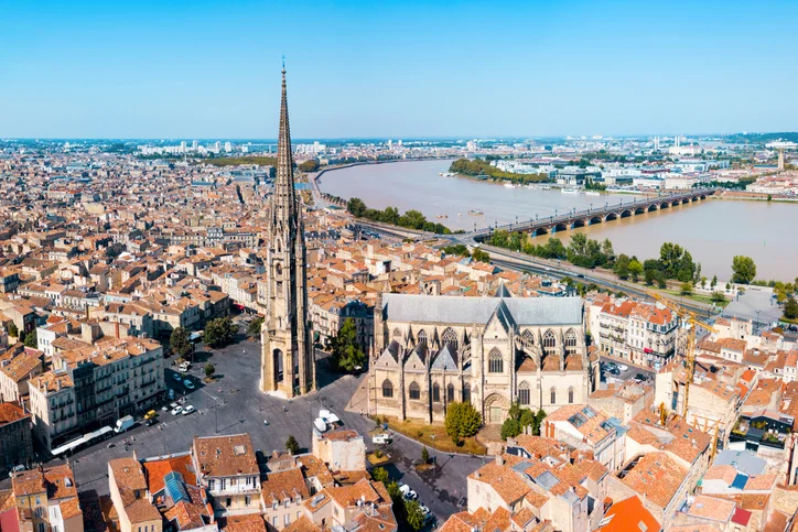 Vue sur la ville bordelaise, l'un des meilleurs endroits pour les locataires. La location appartement Bordeaux assure un meilleur cadre de vie.