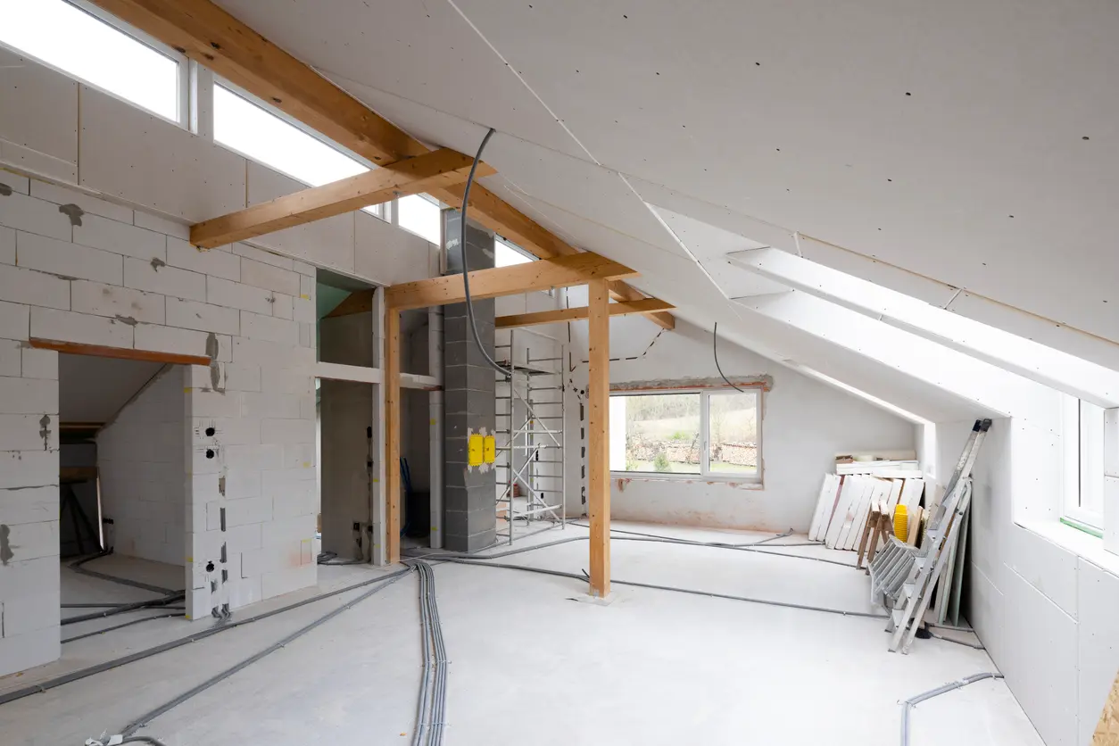 Un virement reçu en janvier impose un compromis signé, un chantier engagé ou un acompte versé en VEFA au plus tard en juillet.