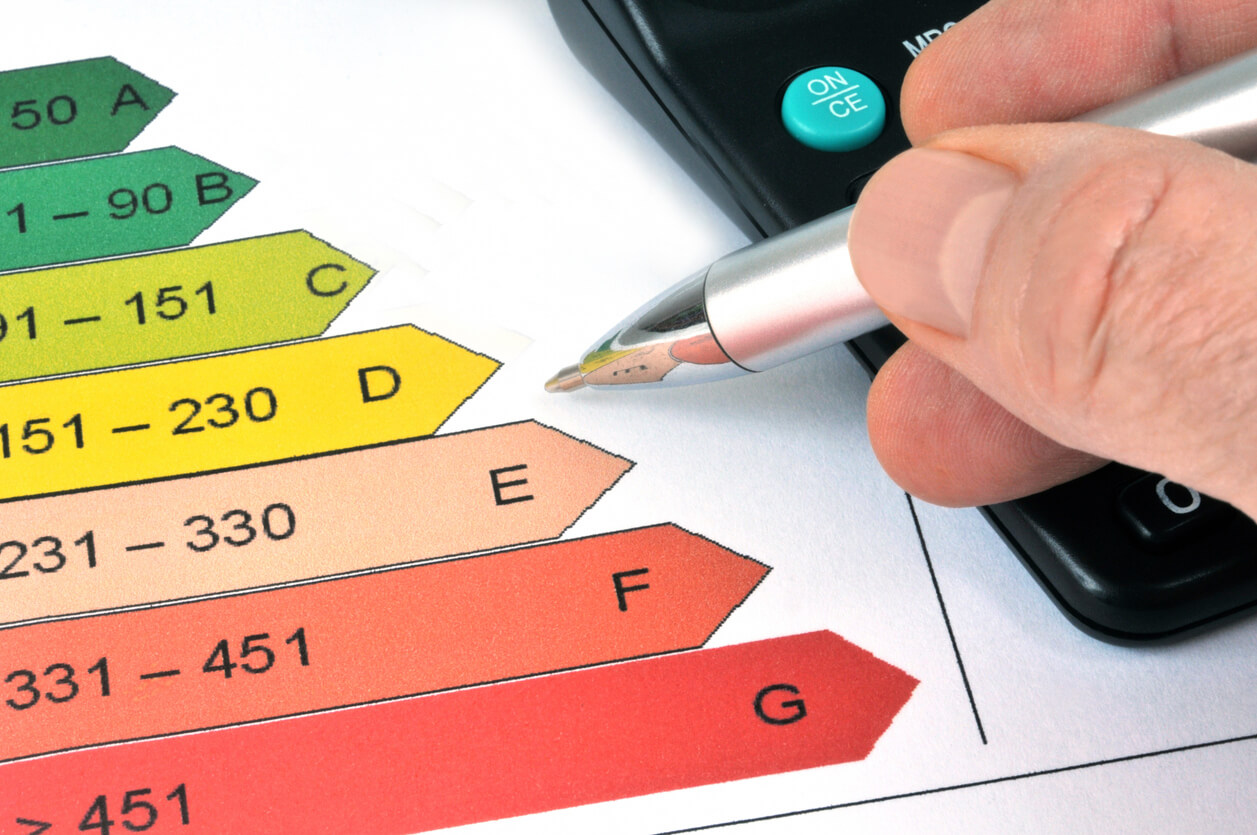 Un DPE E que faire ? Utiliser les résultats du diagnostic pour mener à bien les travaux et atteindre une meilleure note énergie.